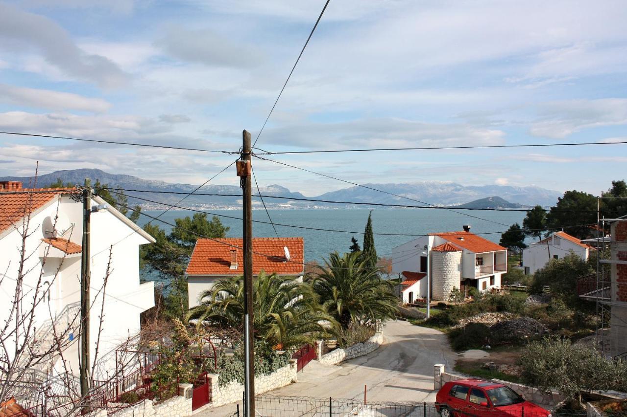 Apartments By The Sea Slatine, Ciovo - 1126 特罗吉尔 外观 照片