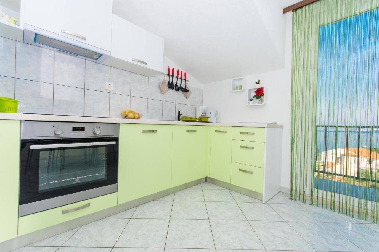 Apartments By The Sea Slatine, Ciovo - 1126 特罗吉尔 外观 照片