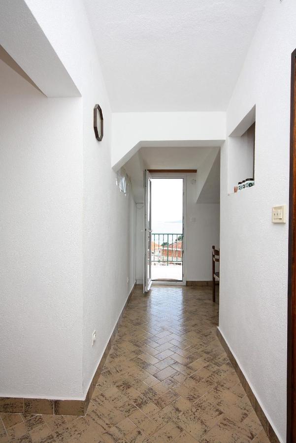 Apartments By The Sea Slatine, Ciovo - 1126 特罗吉尔 外观 照片